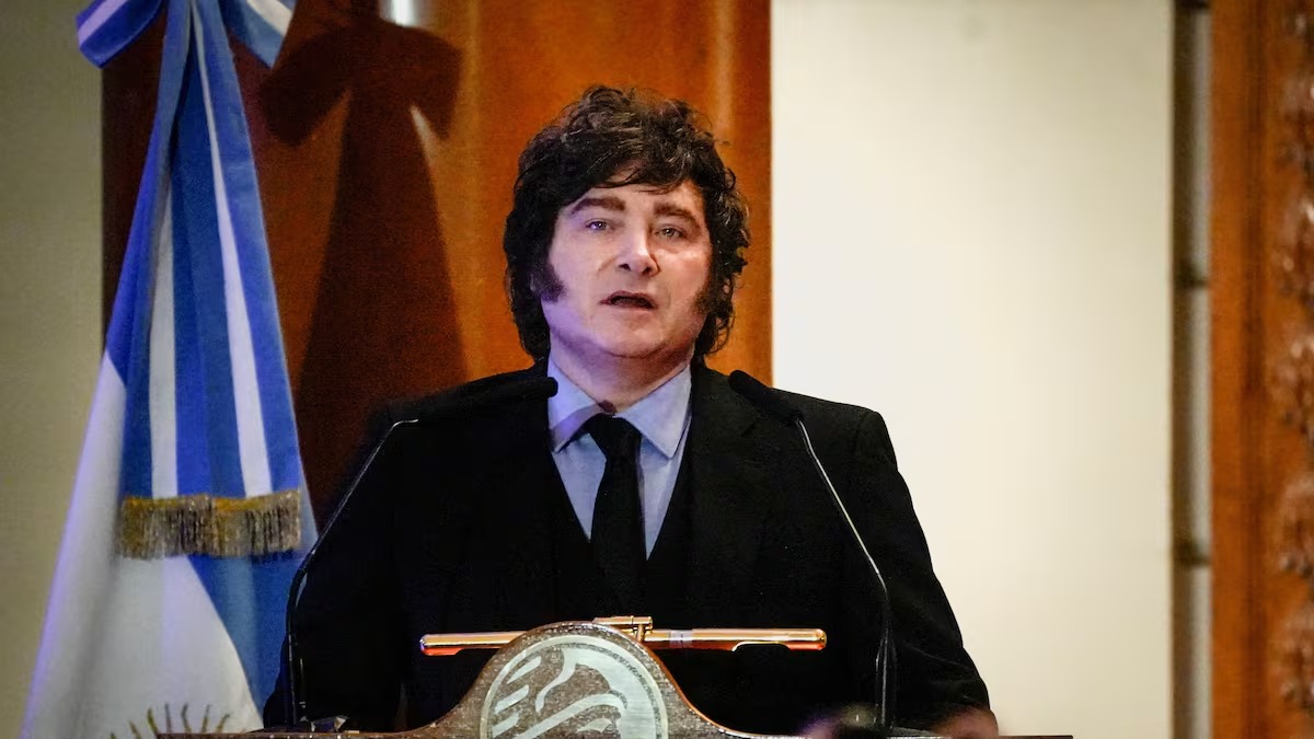 Controles de la Dirección Nacional de Migraciones en la frontera donde el gobierno impone un régimen restrictivo para los migrantes.
