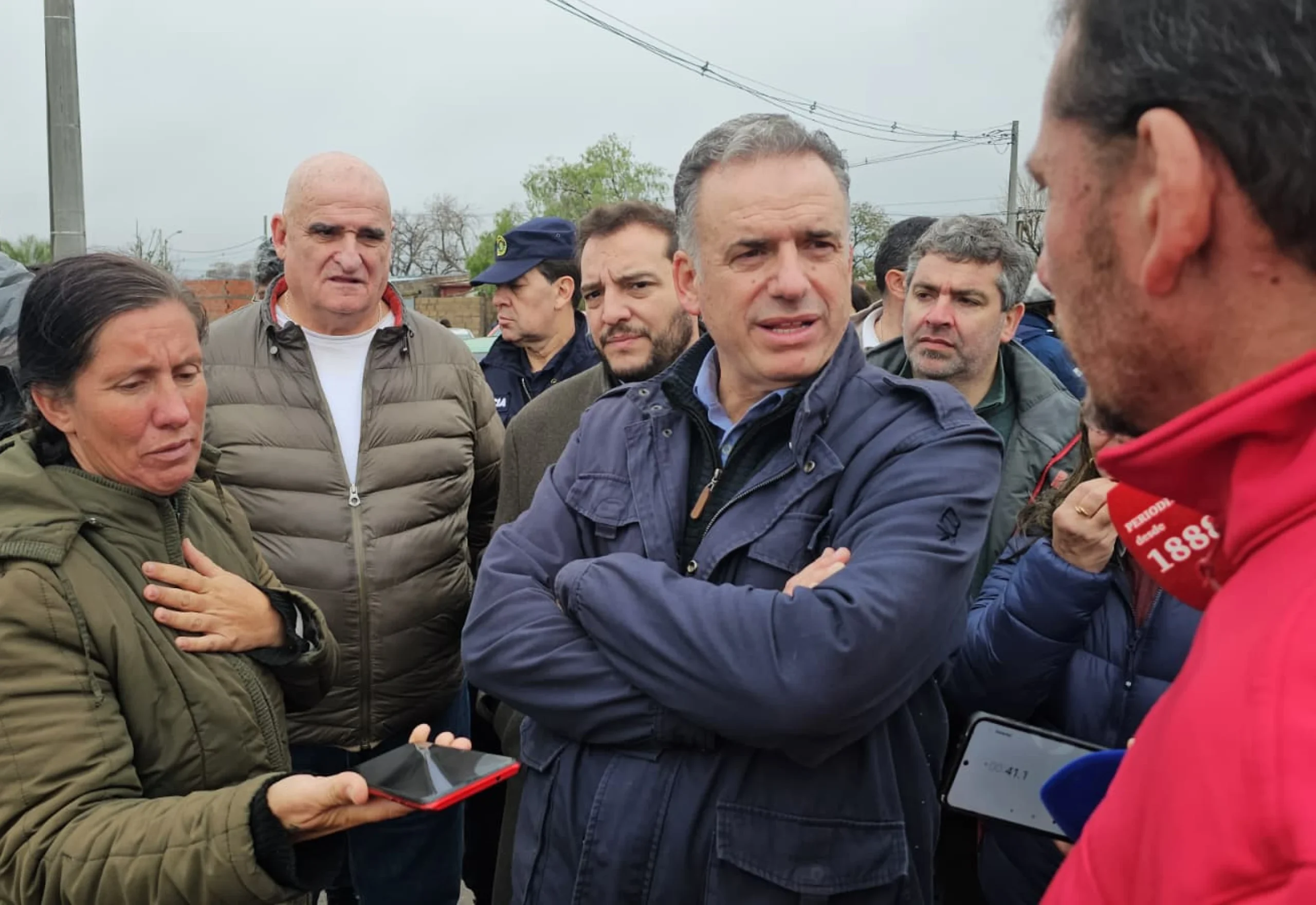 El presidente Yamandú Orsi viajó a Salto para evaluar los daños provocados por el temporal en los barrios.