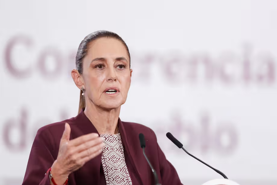 La presidenta mexicana durante la conferencia donde Claudia Sheinbaum pide a jóvenes alejarse del narco.