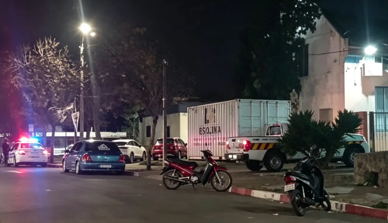 Fachada del comercio en Salto donde intentaron rapiñar un local en el Barrio Burton.