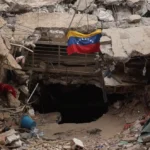 “Una aguja en un pajar”: la desesperada búsqueda de un padre tras el sismo en La Guaira 3 Niños en un refugio tras los terremotos en Venezuela