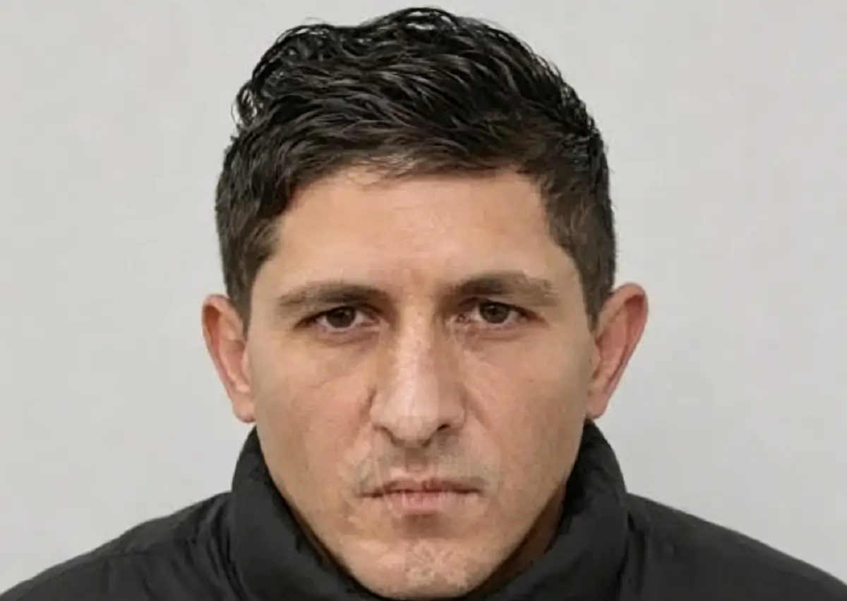 Retrato policial de Inti Camilo Cuba Vignolo, buscado por el asalto al BROU Pando y por homicidio en Reducto.