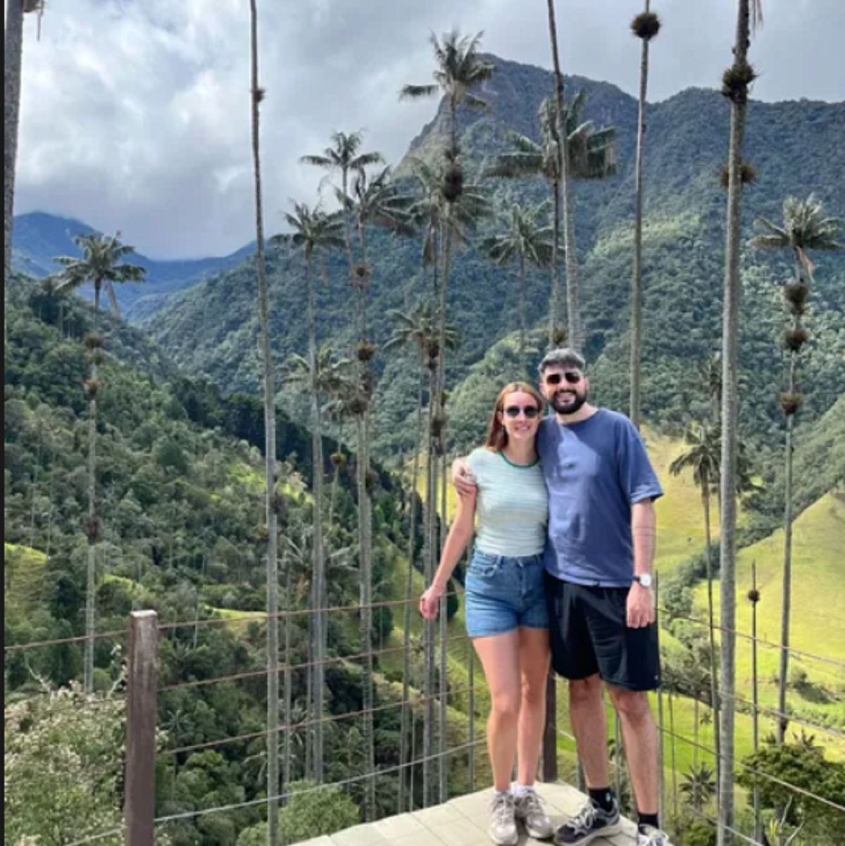 La pareja uruguaya en Colombia compuesta por Martín Mesa y Sofía Tognazzolo tras sobrevivir al terremoto