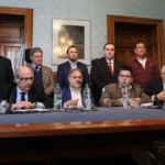 Conferencia de prensa de la coalición anunciando la denuncia penal contra Sandra Lazo
