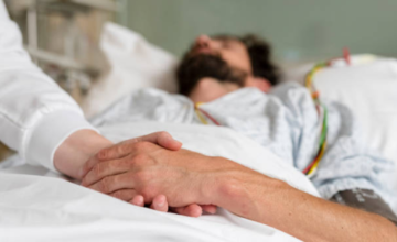 Consulta médica sobre el protocolo de eutanasia en Uruguay para pacientes con enfermedades avanzadas.