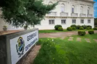 Fachada de la Intendencia donde se reclamará por el estado de las calles en Salto