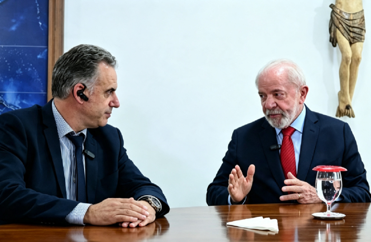 El presidente de Uruguay Yamandú Orsi y el presidente de Brasil Luiz Inácio Lula da Silva durante una reunión bilateral.