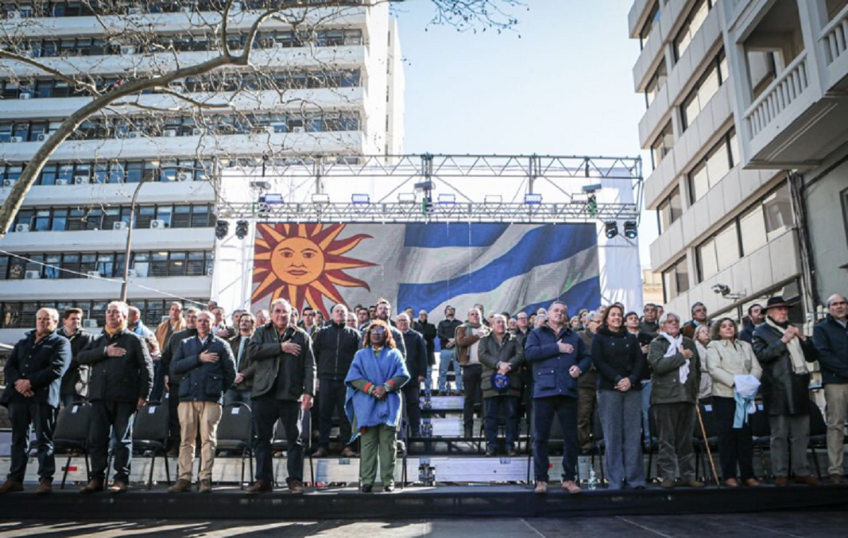 cruce entre Partido Nacional y Frente Amplio durante el discurso de Fernando Pereira
