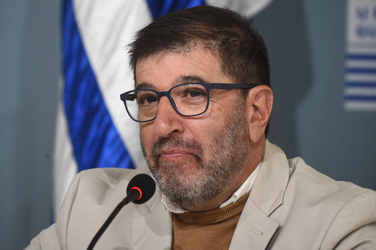Fernando Pereira ataca la gestión de Lacalle Pou en conferencia de prensa tras el Plenario del Frente Amplio.