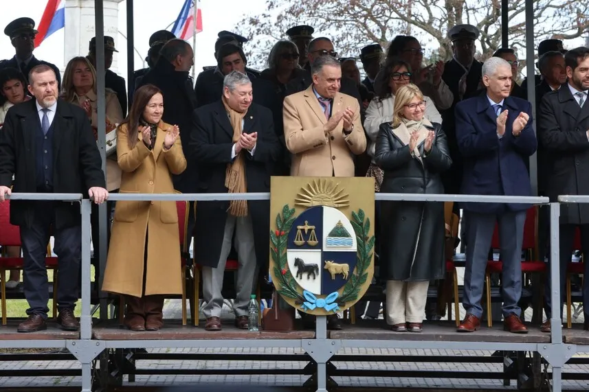 El presidente Yamandú Orsi encabezando el acto por la Declaratoria de la Independencia en Florida