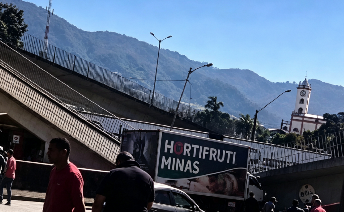 Tragedia en São Paulo por pasarela de hormigón destruida tras ser embestida por un vehículo de carga