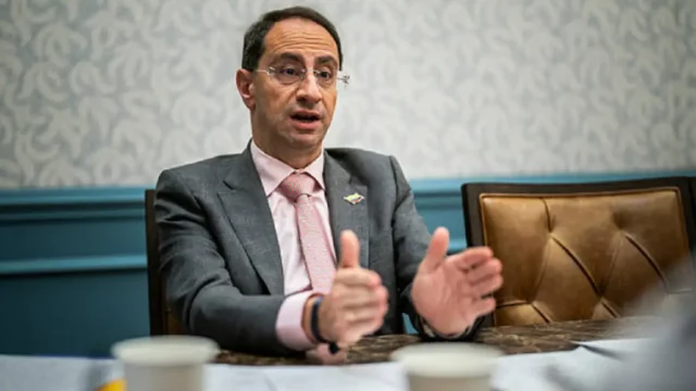El vicepresidente José Manuel Restrepo durante la presentación del plan de inversión en ciencia e inteligencia artificial.