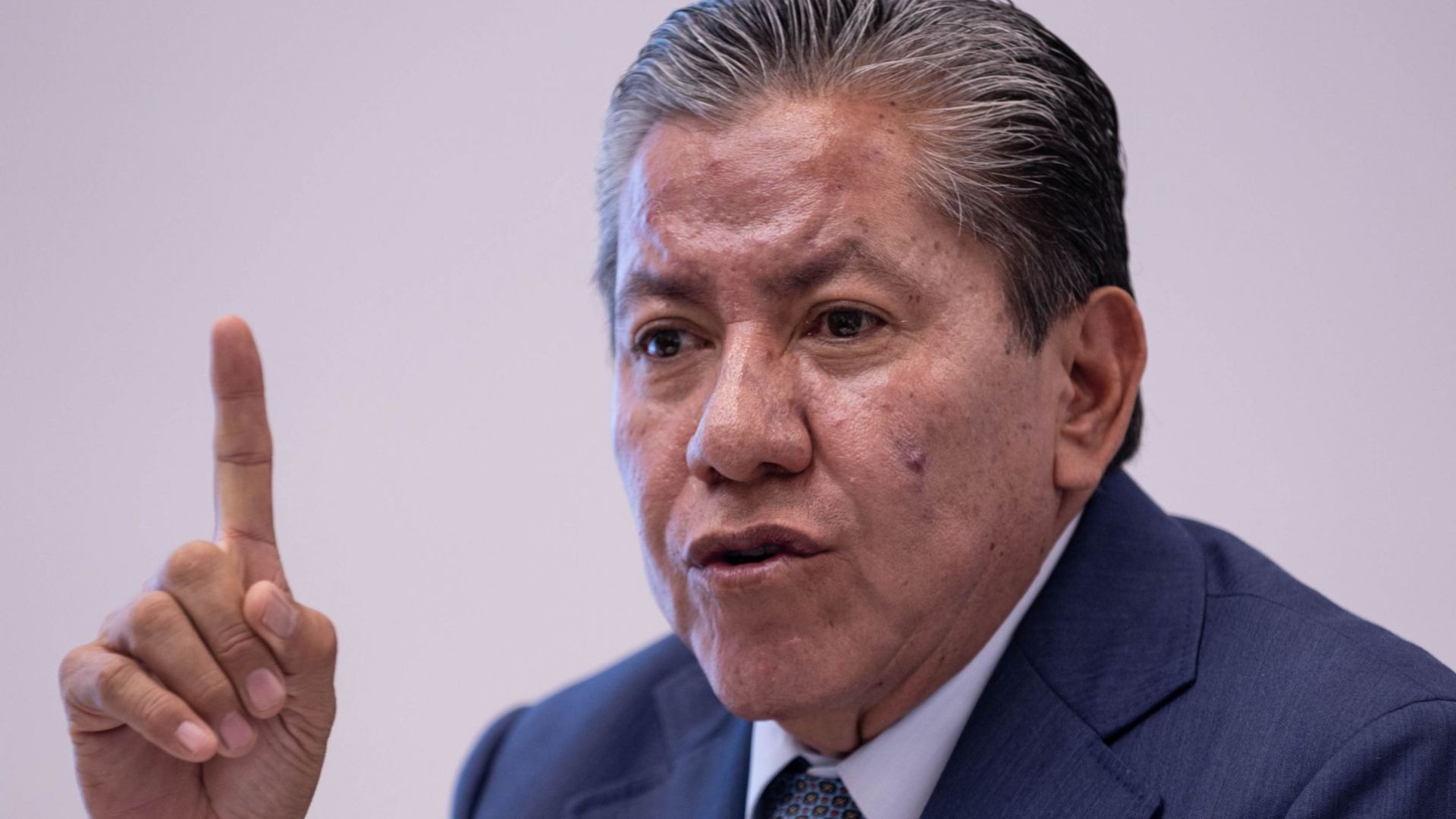 El gobierno estatal de Zacatecas ha sido denunciado por la elaboración de un registro que incluye datos personales de figuras críticas, según informes divulgados en redes sociales.
