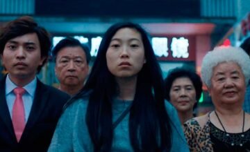 Una película que explora el impacto del cáncer en una familia china-estadounidense y las tensiones culturales que surgen al ocultar una enfermedad terminal.