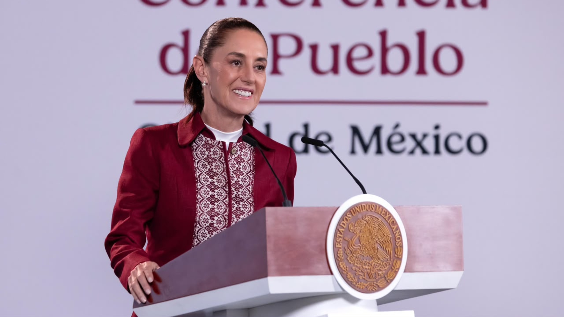 El gobierno mexicano presenta una propuesta económica que busca modernizar el sistema fiscal mediante mecanismos digitales y controles en deducciones
