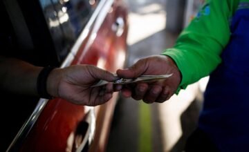Las autoridades energéticas mexicanas monitorean diariamente los precios de combustibles para garantizar transparencia y estabilidad en el mercado Nacional.