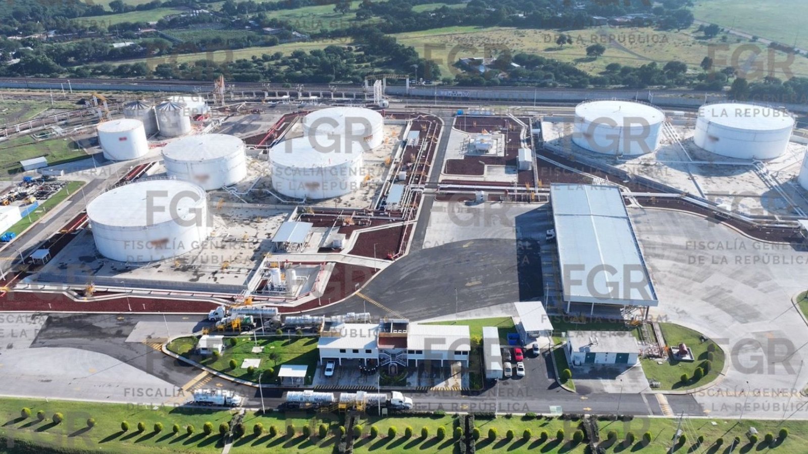 La FGR investigó una red de distribución de combustible en Guanajuato que involucra más de 59 millones de litros sin origen verificable, tras la detención inicial de un conductor.