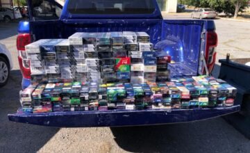 En el norte de México, redes criminales que se presentan como representantes del Estado están obligando a tenderos a vender cigarrillos que no son parte del mercado legal, con.