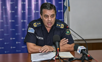 Primer plano del policía Clen Molina expresando el calvario vivido en la fuerza policial.