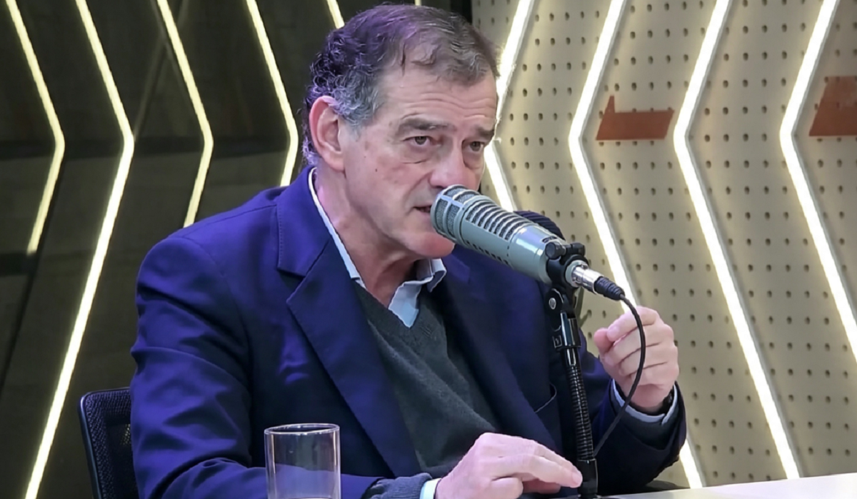 Guido Manini Ríos realizando declaraciones con tono tajante sobre los procesos judiciales.