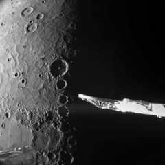 Representación artística de la nave BepiColombo aproximándose a la superficie de Mercurio