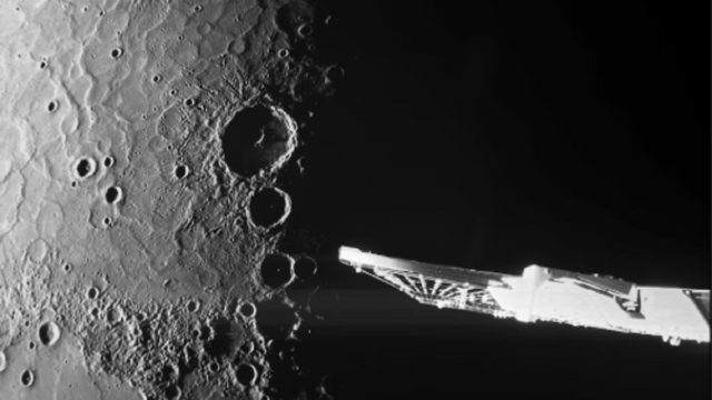 Representación artística de la nave BepiColombo aproximándose a la superficie de Mercurio