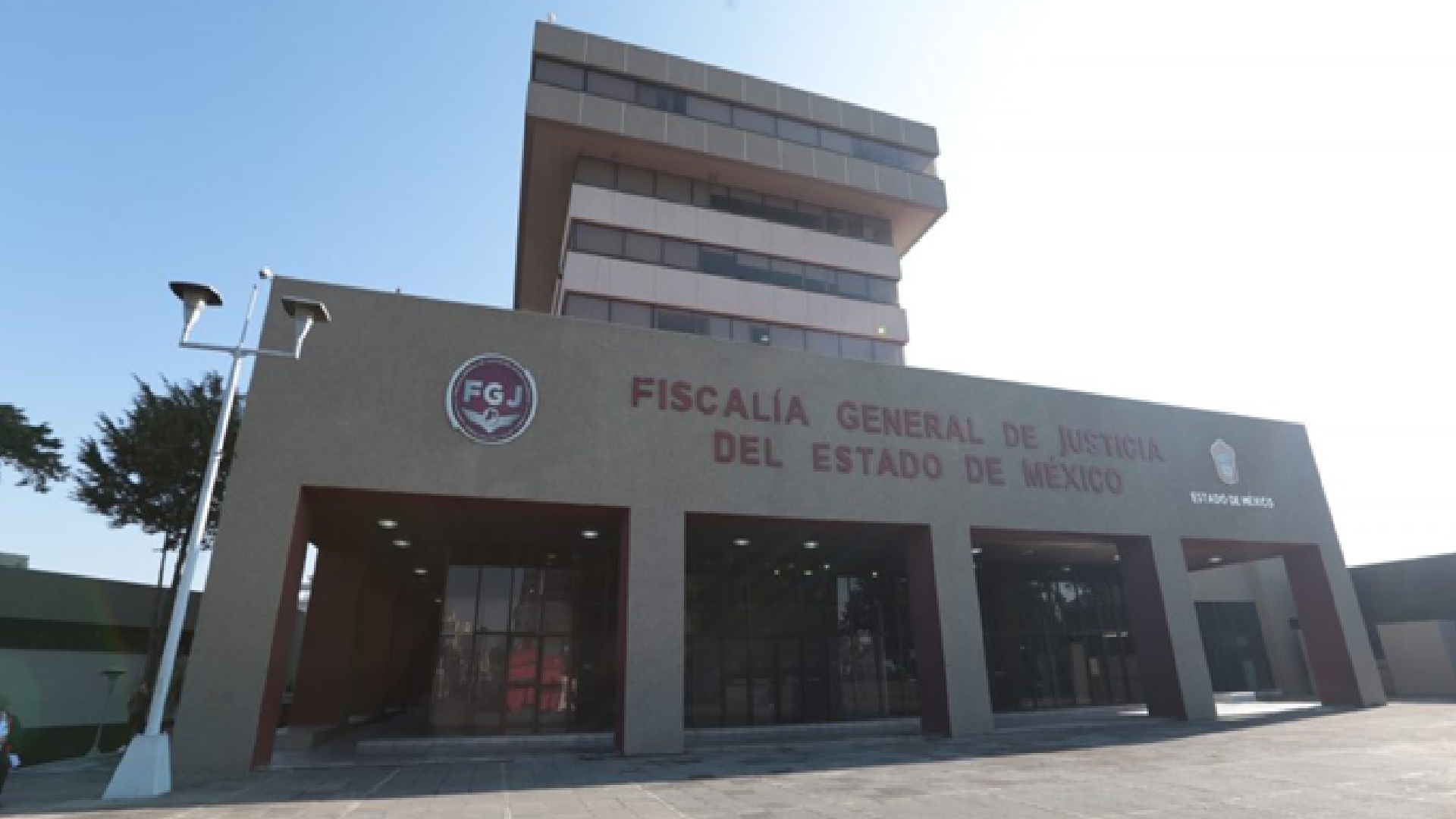 En el municipio de Teoloyucan, autoridades Investigan un hecho en el que un hombre se enfrentó a una niña en un domicilio familiar, con acciones que generaron convulsiones y.
