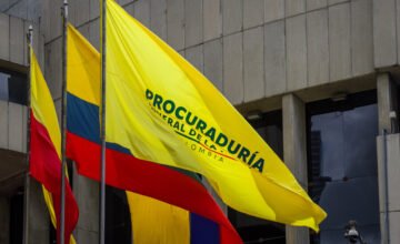 Las autoridades colombianas están evaluando si las oficinas de planeación y control urbano cumplieron con sus funciones durante la construcción de viviendas en zonas afectadas por.