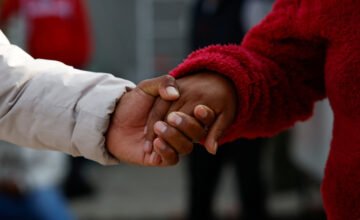 Una niña de 12 años que sufrió quemaduras en el 55 por ciento de su cuerpo fue trasladada a Estados Unidos para recibir tratamiento especializado tras un incidente de pirotecnia.