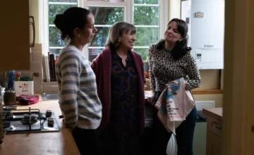 El Festival de Cine de San Sebastián reconoce en su 74ª edición al cineasta británico Mike Leigh por su obra 'Tender Loving Care', considerada una de las más significativas del.