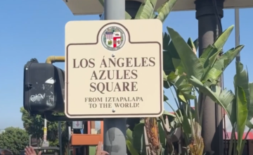 Cartel de la intersección vial que rinde homenaje a Los Ángeles Azules en California.