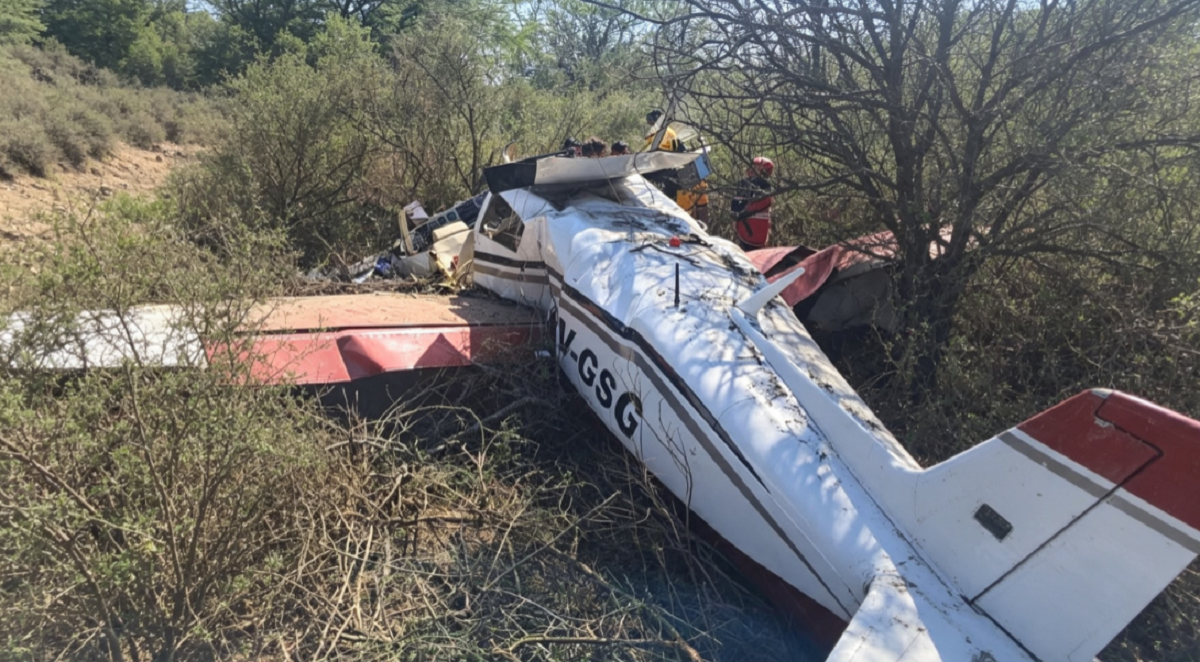 Restos del terreno vegetal en el sur de Córdoba donde se estrelló un monomotor Piper Comanche.