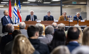 Conferencia de debate sobre el sistema de Justicia en el anexo del Palacio Legislativo.