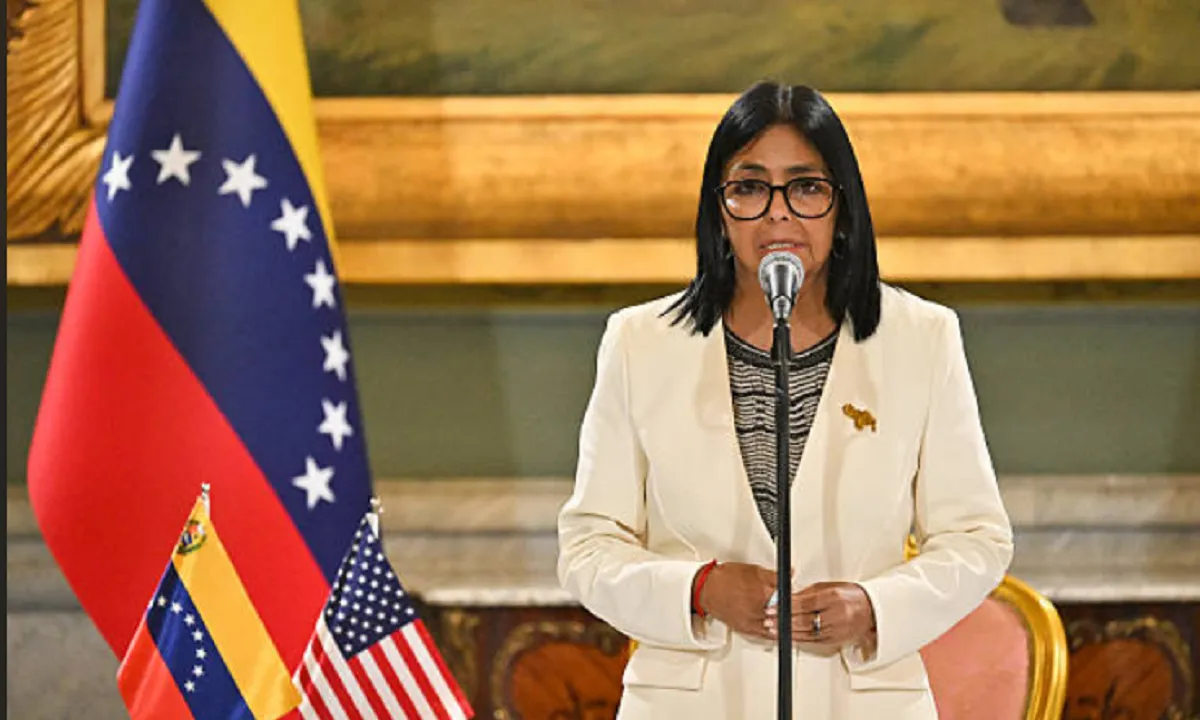 Delcy Rodríguez durante una conferencia de prensa oficial