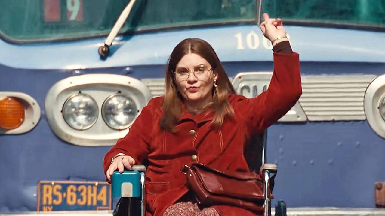 En 1977, Judy Heumann lideró una ocupación prolongada en el Edificio Federal de San Francisco para exigir la implementación de regulaciones contra la discriminación por.
