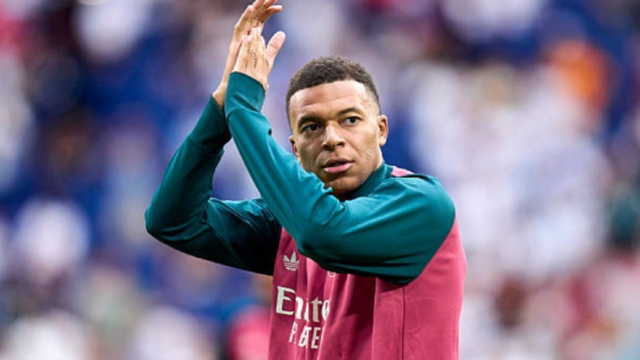 El futbolista Kylian Mbappé durante un partido oficial con el Real Madrid.