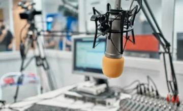 Estudios de CW 35 Radio Paysandú ubicados en el Mac Center Shopping.