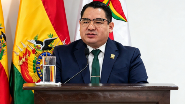 El fiscal general de Bolivia, Roger Mariaca, durante una rueda de prensa institucional.