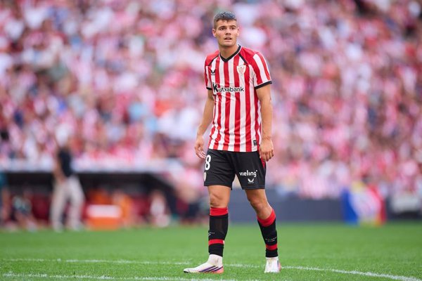 Foto del Athletic Club mostrando el centrocampista Peio Canales con una lesión en el sóleo izquierdo de la pierna izquierda.