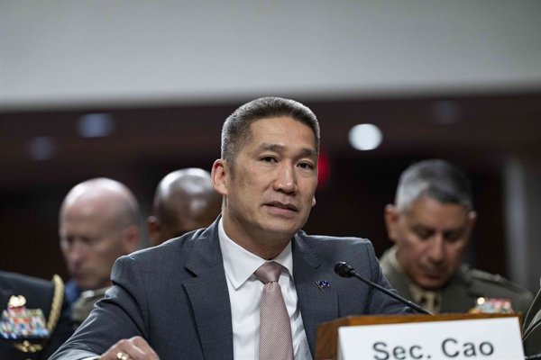 Trump elige a Hung Cao como próximo secretario de la Marina