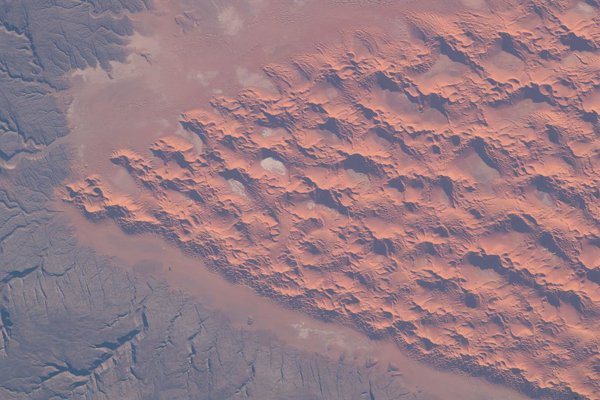 Argelia construirá una prisión especializada en el desierto para combatir el narcotráfico