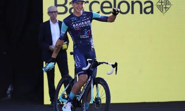 Jakob Omrzel gana etapa en solitario en Calar Alto; Mas refuerza liderato