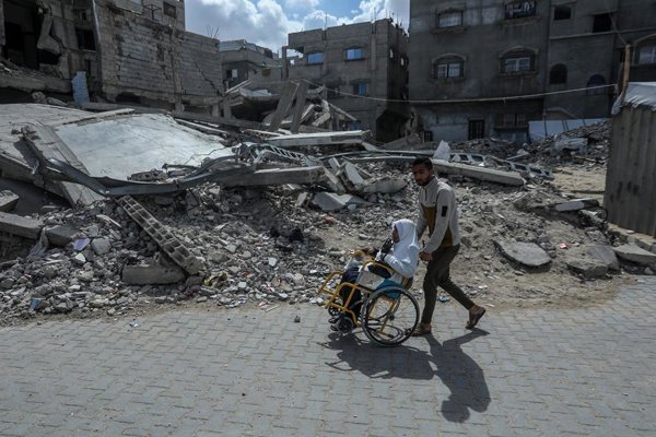 Un palestino muere tras nuevo ataque israelí en Gaza, pese al acuerdo de alto el fuego