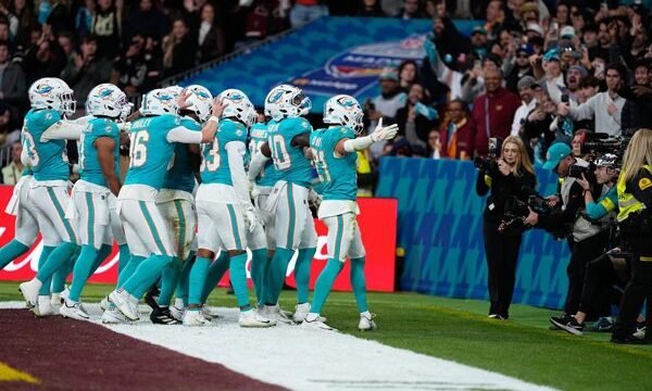 Miami Dolphins ofrecerán talleres de flag football en España para jóvenes y entrenadores