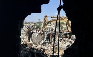 El conflicto entre Israel y Hezbolá se intensifica tras un lanzamiento de dron en territorio libanés, con Israel acusando a la milicia de violar su Zona de seguridad.