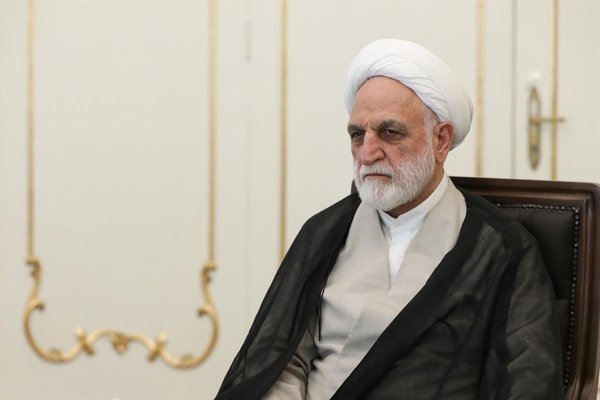 Irán denuncia ataques estadounidenses y israelíes que violan su soberanía y causan daños a civiles y infraestructuras durante el conflicto en el estrecho de Ormuz