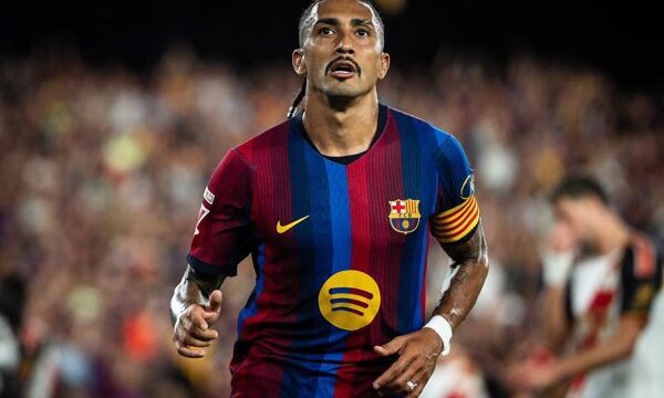 El encuentro entre VALENCIA CF y Barcelona se desarrolla en un contexto de tensiones competitivas y carencias en ambos equipos, con impacto directo en la clasificación de LaLiga.