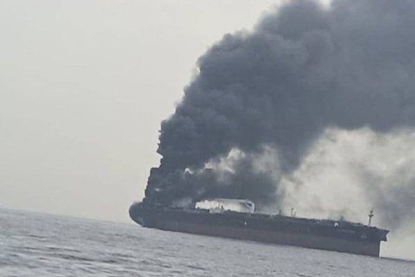 El conflicto entre Irán y Estados Unidos se intensifica tras incidentes en el estrecho de Ormuz, donde las fuerzas iraníes imponen nuevas restricciones a la navegación en el golfo.