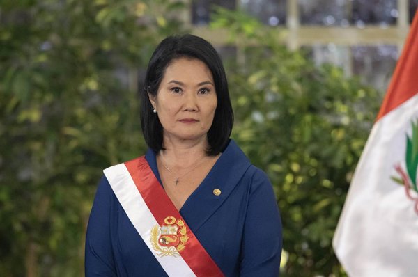 El gobierno peruano declara estado de emergencia en cinco penales para contener riesgos de inestabilidad y fugas, con acciones coordinadas entre Fuerzas Armadas y Policía