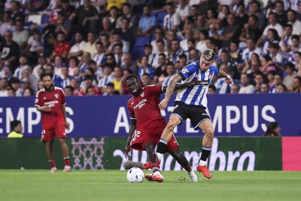 El ALAVÉS superó al Osasuna en Mendizorrotza con un marcador de cinco GOLES, tras una intensa jornada en la liga española de fútbol.